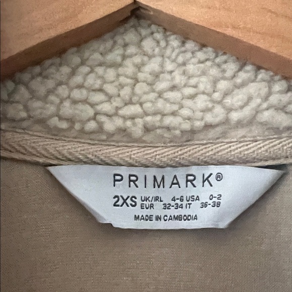 Primark Cream Fleece Vest - Picture 2 of 5